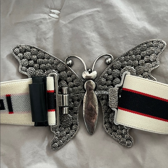 Gucci Black and White Belt with Crystal Butterfly - Picture 5 of 5